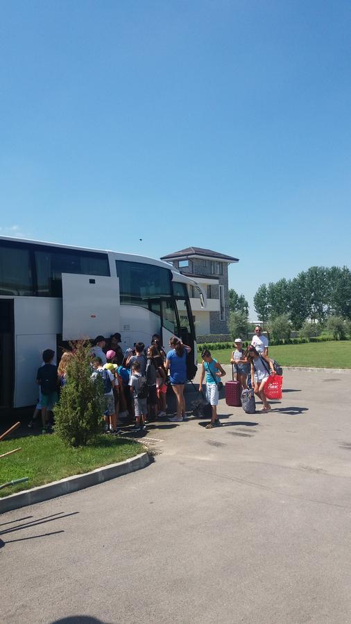Pensiunea Georgia Lunguletu Bagian luar foto