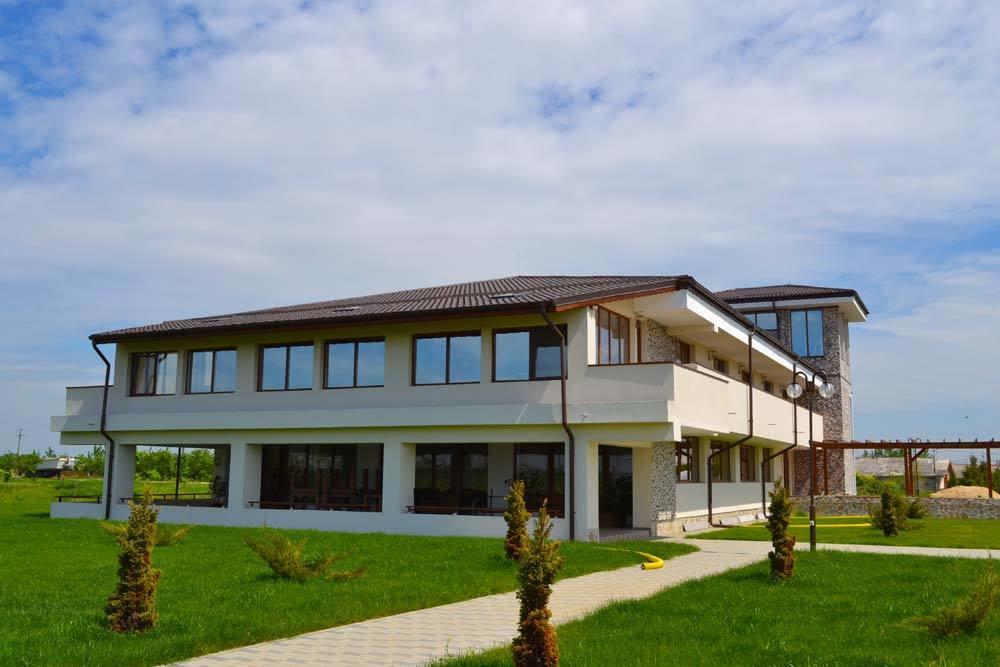 Pensiunea Georgia Lunguletu Bagian luar foto